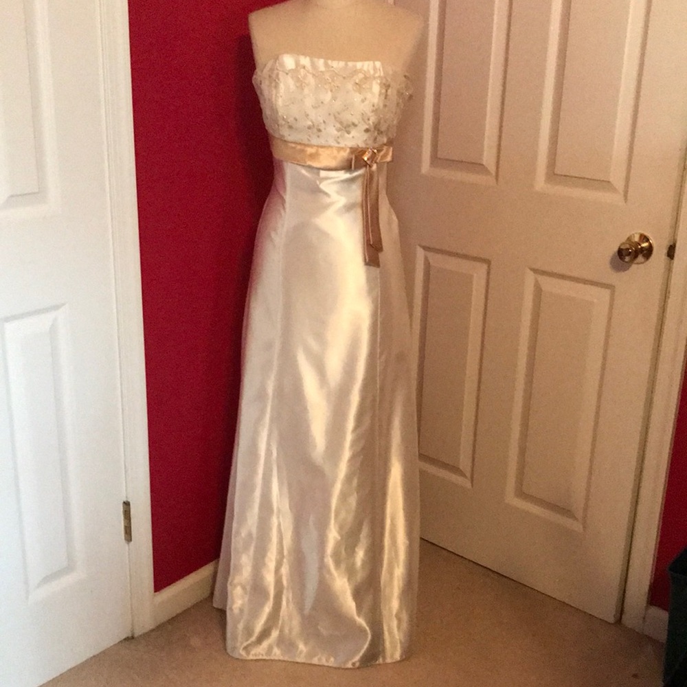 Jessica McClintock gown